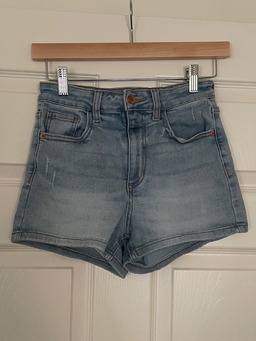 🩵 Altar'd State Light Blue High-Rise Denim Shorts 🩵